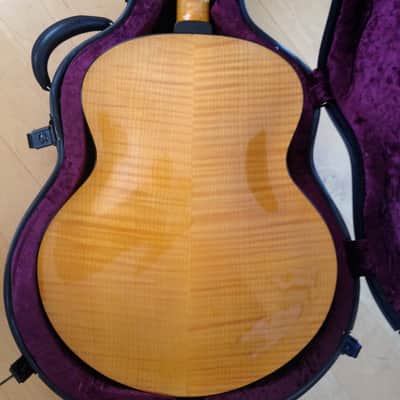 Bill Moll 18 Inch Classic Archtop Non-Cutaway 2004 Natural Spruce- Clear image 8