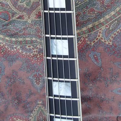 Gibson Byrdland 1970 - Cherry Sunburst image 9