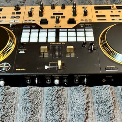 Pioneer DJ DDJ-REV7 (2022-present model) Professional DJ Controller - Excellent Condition + Custom Gig Bag & Dust Cover image 3
