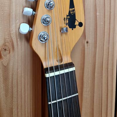 Vox Apache-1   Sunburst image 2