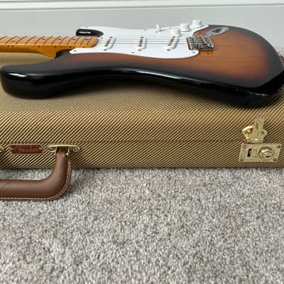 Fender 70th Anniversary American Vintage II '54 Stratocaster 2024 - 2-Color Sunburst image 10