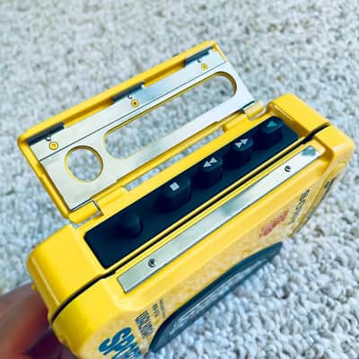 Sony WM-AF54 [COLLECTIBLE] Walkman Cassette Player, Top Yellow, Working ! image 5