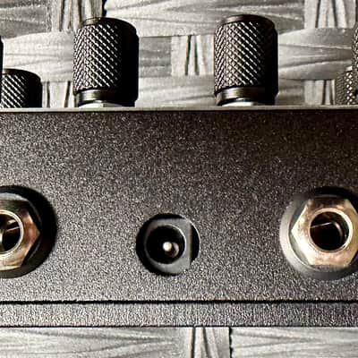 Lichtlaerm Audio Total Distortion Worship MKII – Black/Gold – Excellent w/ Original Box image 2