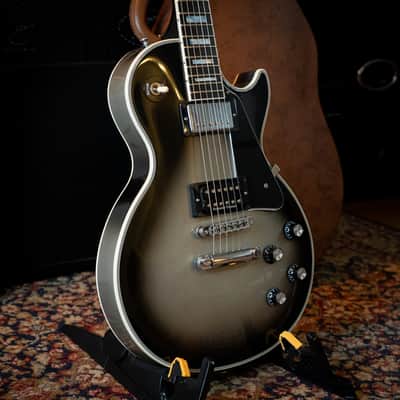 Gibson Custom Shop Les Paul Custom – 2011 – Silverburst – Near Mint Condition – w/ Original Hardcase, COA & Case Candy image 3