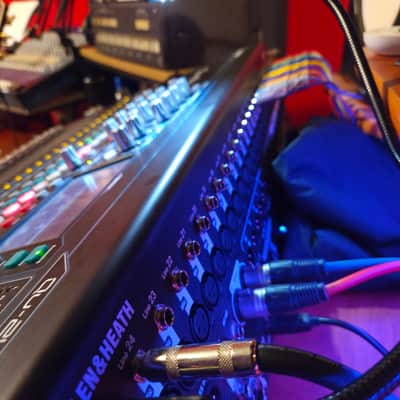 Allen & Heath QU-24C Chrome Edition 24-Channel Digital Mixer Mint Condition image 2