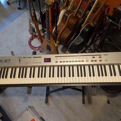 Roland A-37 - SIlver