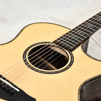 Taylor 914ce Grand Auditorium Acoustic Electric Guitar with V Class Bracing image 8