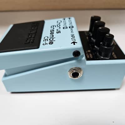 Boss CE-5(a) Chorus Ensemble (Dark Gray Label) 2001 - Present - Blue Bild 3