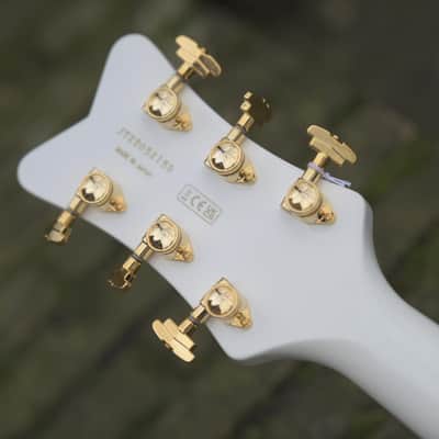 Gretsch G6136TG Players Edition Falcon™ Hollow Body with String-Thru Bigsby® and Gold Hardware - White image 22
