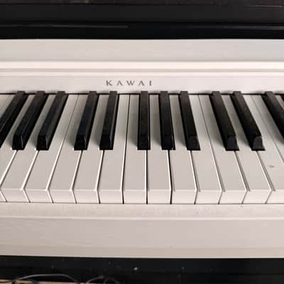Kawai CL26W 88-Key Weighted Digital Piano – White – Excellent Condition image 4