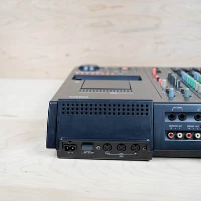 Yamaha MD8 Multitrack MD Recorder 1999 w/ Minidisc, Manual