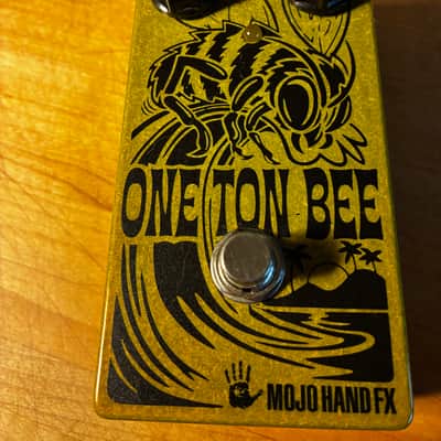 Mojo Hand FX One Ton Bee (1 of 100, Limited Edition) Gold Version Early 2000's - Gold image 3