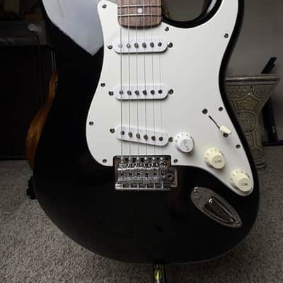 Squier Affinity Series Stratocaster with Maple Fretboard 2001 - 2018 - Black image 8