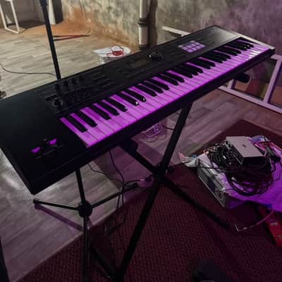 Roland Juno DS61 Synthesizer w/ Keyboard stand