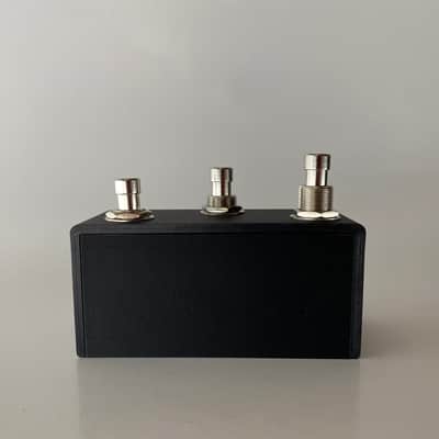 Profile-matching AUX switch for Morningstar (MC6 MkII) - by PdLS 3d image 2