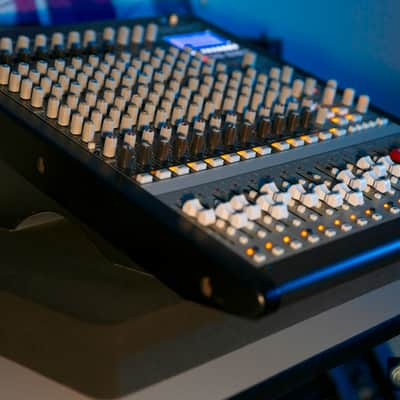 Korg MW1608 SoundLink 16-Channel 8-Bus Mixer. Mint! image 3