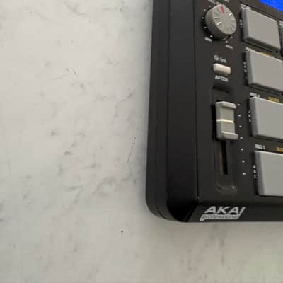 Akai MPC500 Music Production Center 2006 - 2013 - Black image 6