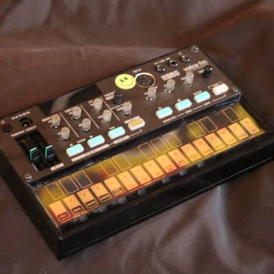 Korg Volca FM Digital FM Synthesizer/Sequencer