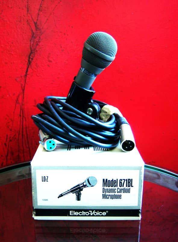 Electro-Voice 671A Handheld Cardioid Dynamic Microphone with Switch