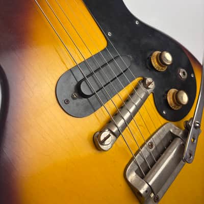 1961 Gibson Melody Maker with Vibrola Sunburst w/ Original gator case image 3
