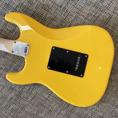 Squier FSR Affinity Series Stratocaster HSS with Maple Fretboard 2025 in Graffiti Yellow image 5