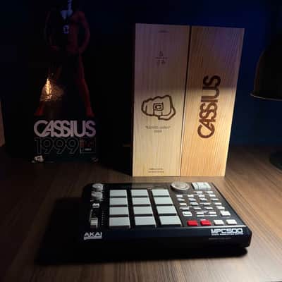 Akai MPC500 Music Production Center image 2