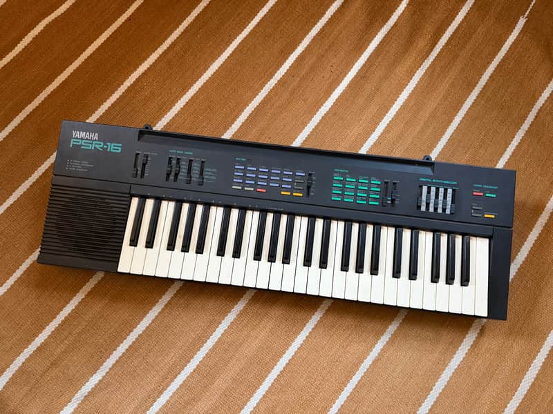 Yamaha PSR-16 FM Synthesizer image 1