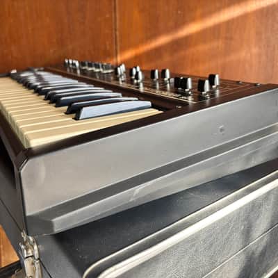 Roland SH-2 vintage analog synthesizer Perfect Working w/ original case image 6