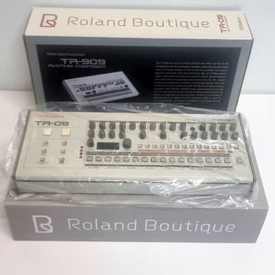 Roland TR-09 Rhythm Composer 2017 - Present - White -Grey image 4