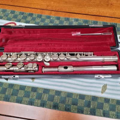 Yamaha YFL-211-(closed hole)Flute-2026 - Silver Plated- Beautiful! image 3