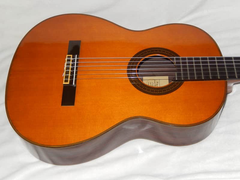 MADE IN LATE 1970s - GREAT YAMAHA C300 - CLASSICAL GUITAR IN MINT