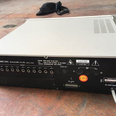 Akai S900 MIDI Digital Sampler 1986 - White image 7