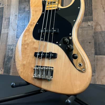 Fender Classic Vibe 70's Jazz Bass 2020 - Natural image 17