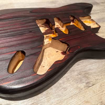 Unbranded Strat 2024 - Satin red image 3