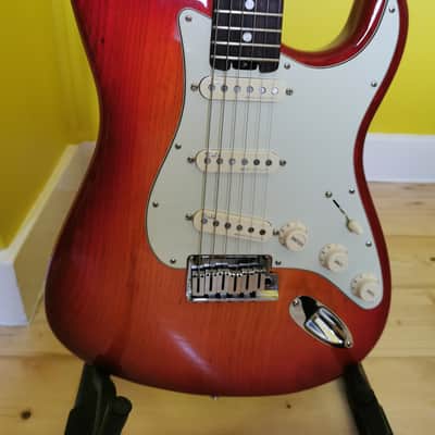 Fender American Elite Stratocaster RW Aged Cherry Burst image 5