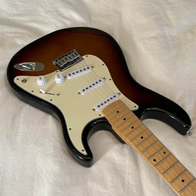 Carvin Bolt SSS Hard Tail - Custom Shop Strat Killer - Made in USA - Vintage Sunburst - 16" Fretboard - Free Pro Setup image 3