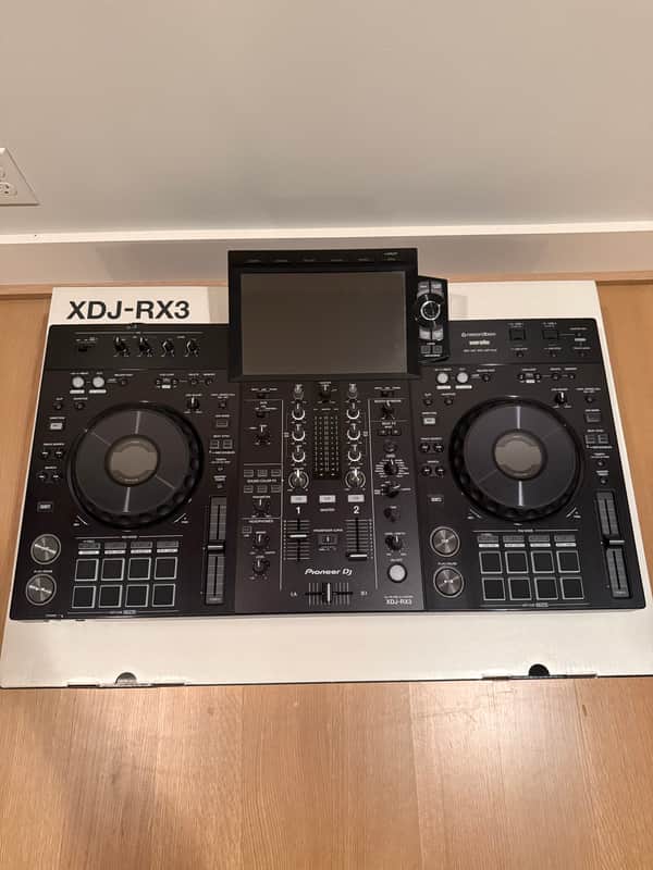 Pioneer XDJ-RX3 2-Channel Rekordbox / Serato All-In-One DJ System 2021 - Present - Black image 1