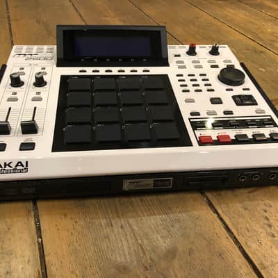 Akai MPC2500 Special Edition White image 7