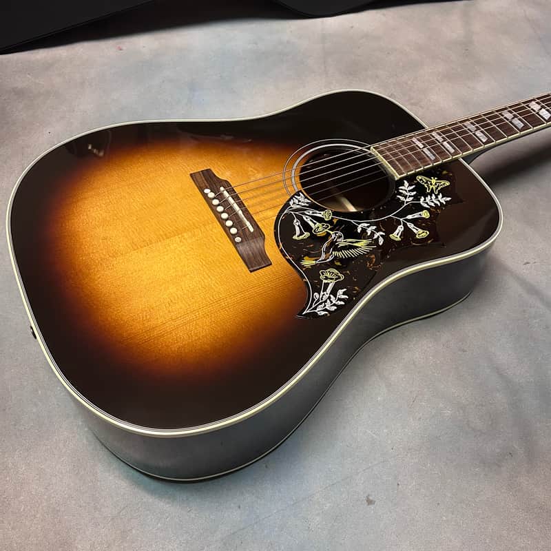 2026 Gibson Hummingbird Standard Acoustic Electric Vintage Sunburst w/OHSC