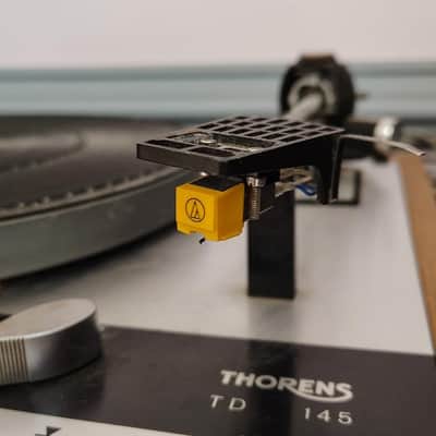 Thorens TD145 turntable in excellent condition serviced - 1980's image 4