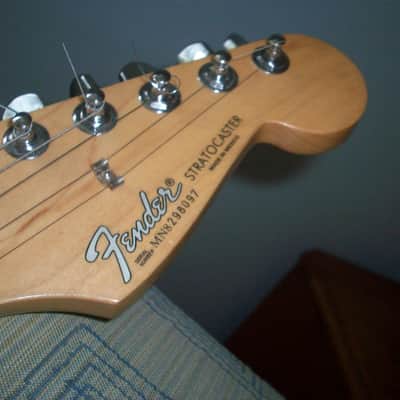 Fender Standard Stratocaster with Maple Fretboard 1998 - 2001 - Midnight Blue image 5