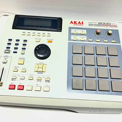 Akai MPC2000XL MIDI Production Center 2000 - 2005 - Grey