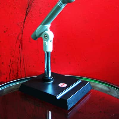 Vintage 1996 Electro-Voice RE10 Supercardioid Dynamic Microphone Low Z w mic clip & Atlas DS-2 desk stand RE11 RE15 RE16 RE18 Stevie Nicks # 4 image 1
