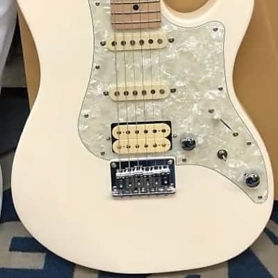 FGN Boundary Odyssey AW Antique White image 3