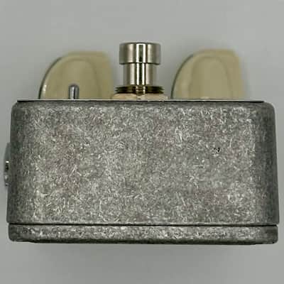 Lovepedal Custom Effects 5e3 Deluxe Silver (2-Knob) image 3