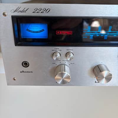Marantz 2220 stereo receiver 1970’s image 2