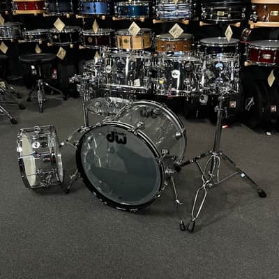 Chad Smith's DW Collector's Acrylic 8/10/12/14/20" Drum Set Kit with Matching 14" Snare image 2