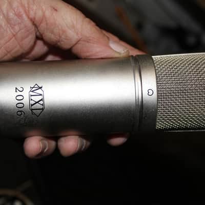 MXL 2006 Large Condenser Mic with Mount and Case image 2