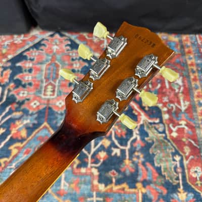 Gibson Les Paul Classic Honeyburst Solid Body - 2006 image 21