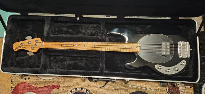 Ernie Ball Music Man StingRay 4 H with Maple Fretboard 1991- 1998 -  Black image 1